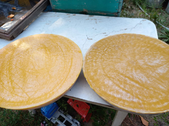 Воск пчелиный