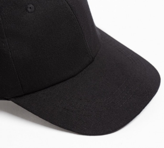 Кепка однотонная на липучке