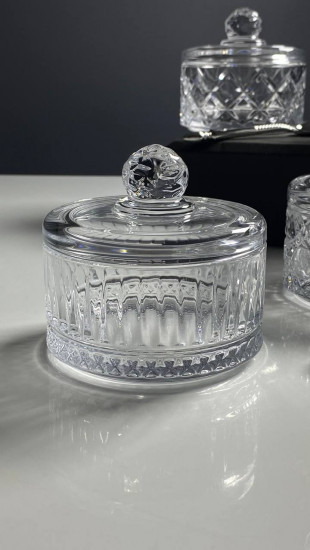 Сахарница с крышкой