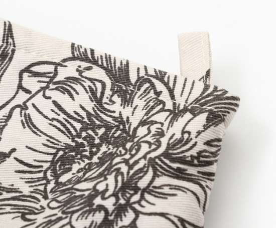 Варежка-прихватка «Black flowers» 