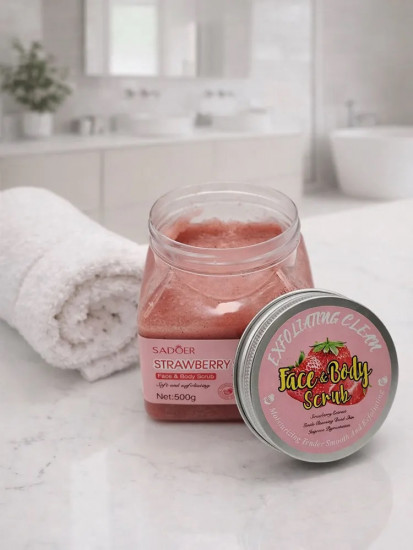 Увлажняющий клубничный скраб для лица и тела «Strawberry Scrub»