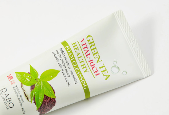 Пенка для умывания лица c экстрактом зеленого чая «Green Tea Vital-Rich Healthy Foam Cleanser»