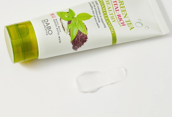 Пенка для умывания лица c экстрактом зеленого чая «Green Tea Vital-Rich Healthy Foam Cleanser»