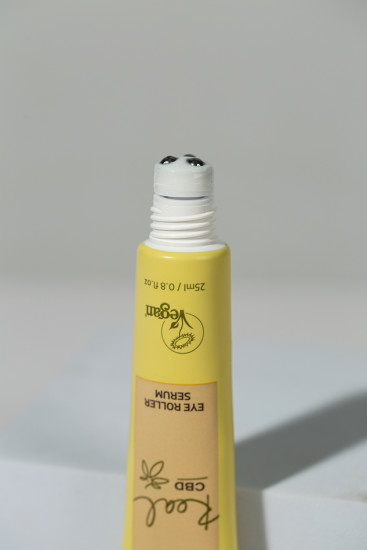 Сыворотка-роллер для зоны вокруг глаз «Cannabidiol and Plant-based Squalane Eye Roller Serum»