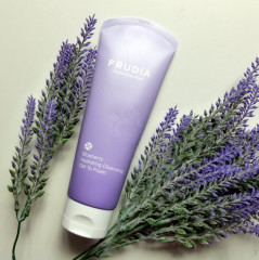 Пенка для умывания увлажняющая с экстрактом черники - Фото 1