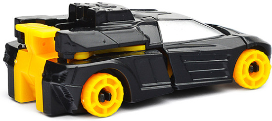Игрушка-трансформер трансформирующийся в спортивное авто