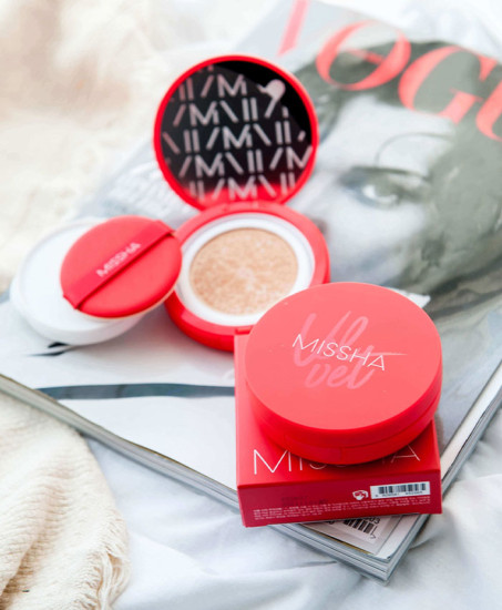 Кушон для лица тональный «Velvet Finish Cushion», SPF50+ PA+++ оттенок 21 Neutral Light Beige