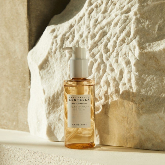 Масло гидрофильное Madagascar Centella Light Cleansing Oil