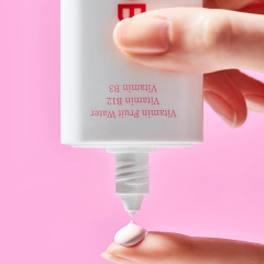 Крем для лица солнцезащитный Vita Tone Up Sun Cream SPF50+ - Фото 4