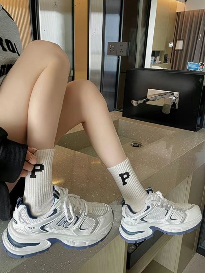 Женские кроссовки New Balance 530