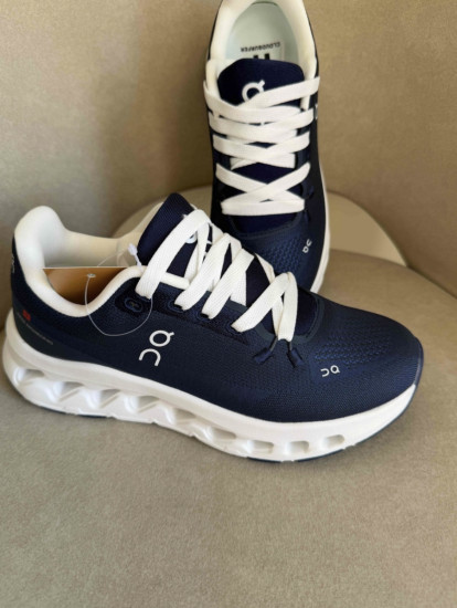 Кроссовки On cloud