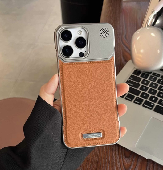 Чехол для iPhone 16 Pro кожаный с металлической защитой камеры, премиум кейс, коричневый