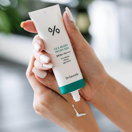 Крем для лица солнцезащитный веганский «Cica Regen Vegan Sun» SPF50+ PA++++