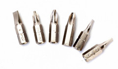 Отвертка со встроенным набором насадок - Фото 4