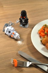 Заводные солонка и перечница «Bots» - Фото 2