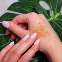 Скраб для тела с шоколадным ароматом «С 8 Марта» - Фото 1