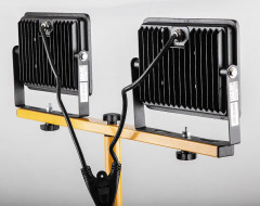 Прожектор светодиодный на штативе Feron LL-503 - Фото 2