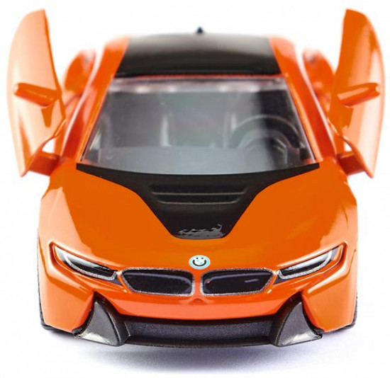 Машина «BMW i8»