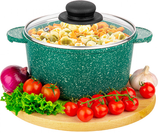 Кастрюля с крышкой