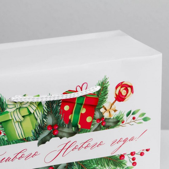 Пакет-коробка «Счастливого Нового года»