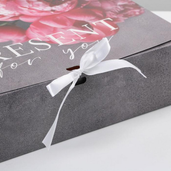 Коробка подарочная «Present»