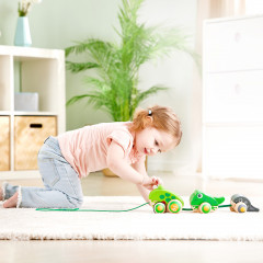 Игрушка-каталка «Семья лягушек на прогулке» - Фото 3