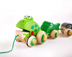 Игрушка-каталка «Семья лягушек на прогулке» - Фото 6