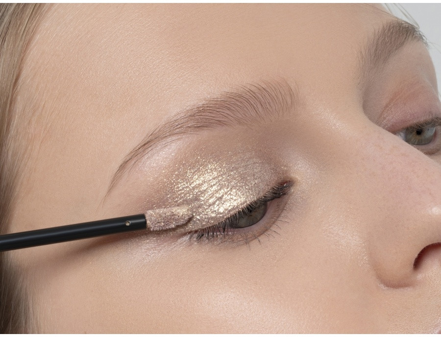 Тени для век сияющие «Shine Me Up», оттенок 02 | PROmakeup | Фото 2