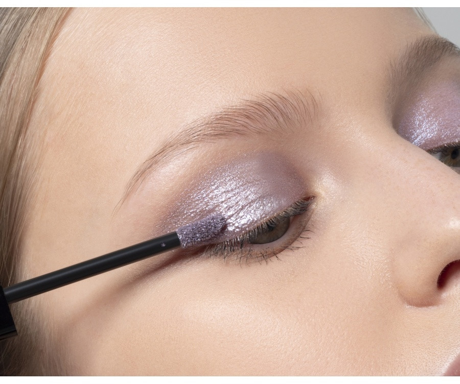 Тени для век сияющие «Shine Me Up», оттенок 04 | PROmakeup | Фото 2