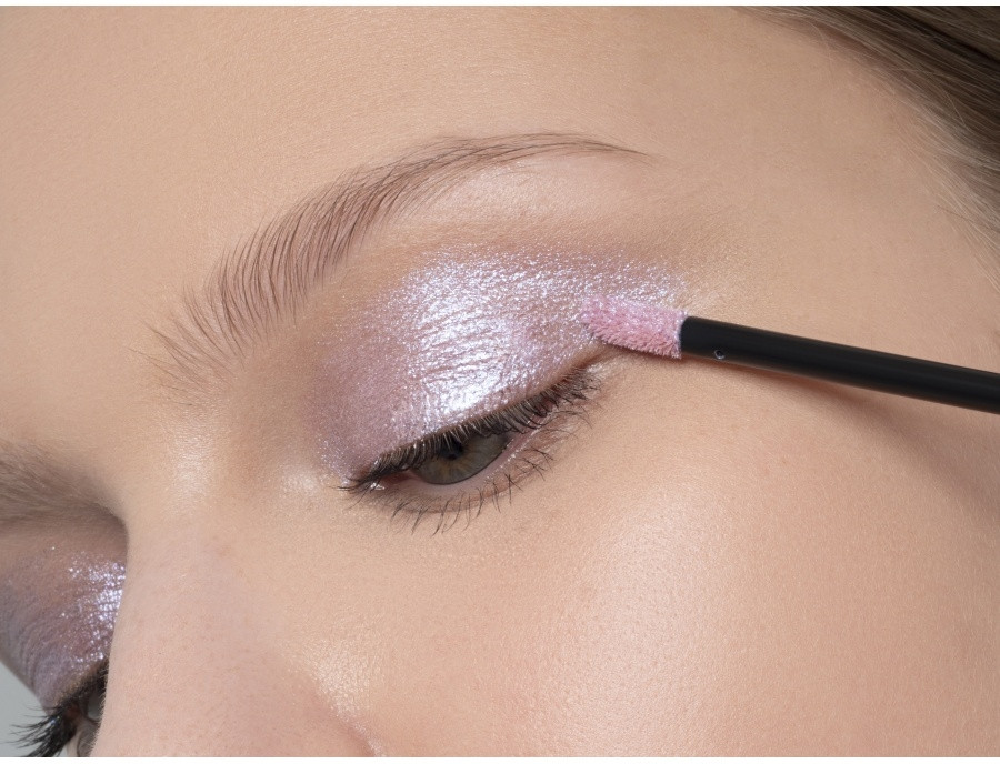 Тени для век сияющие «Shine Me Up», оттенок 05 | PROmakeup | Фото 2
