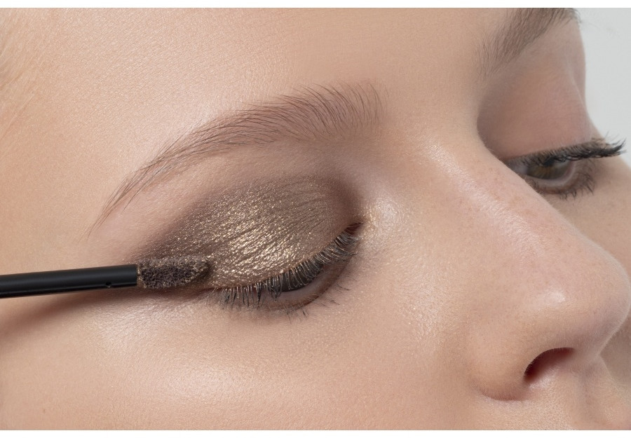 Тени для век сияющие «Shine Me Up», оттенок 10 | PROmakeup | Фото 2