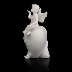 Сувенир «Белоснежный ангел на большом сердце» - Фото 2