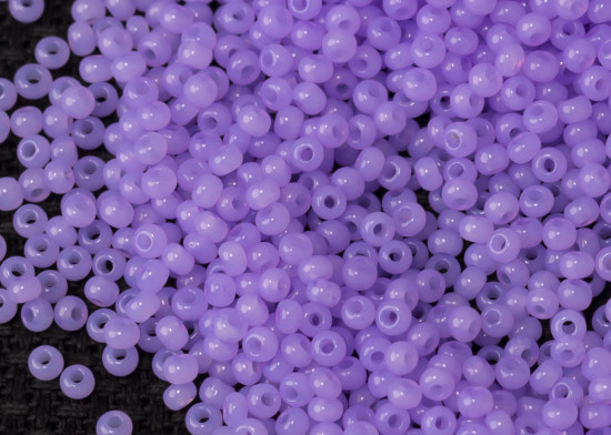 Бисер окрашенный алебастр, цвет 02223 бледный светло-фиолетовый