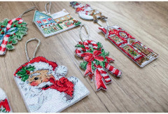 Набор для вышивания на пластиковой канве «Рождественские игрушки» - Фото 2