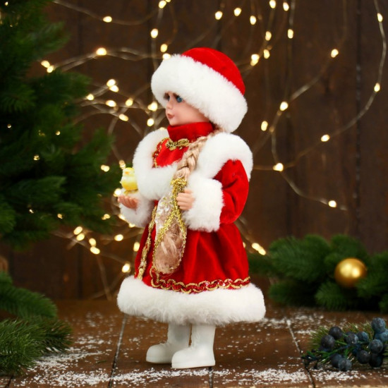 Фигурка «Снегурочка в пышной шубке»