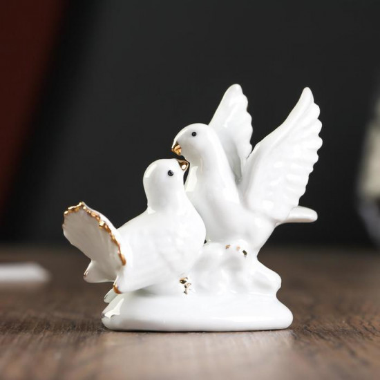 Сувенир «2 голубка с розой» со стразами