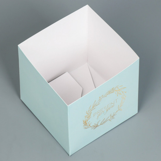 Коробка для цветов подарочная «Present»