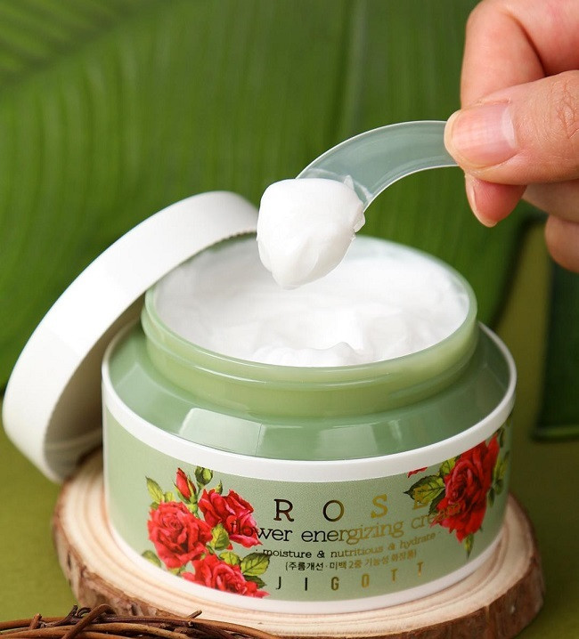 Крем для лица с экстрактом дамасской розы «Rose flower energizing» | Flower | Jigott | Фото 3