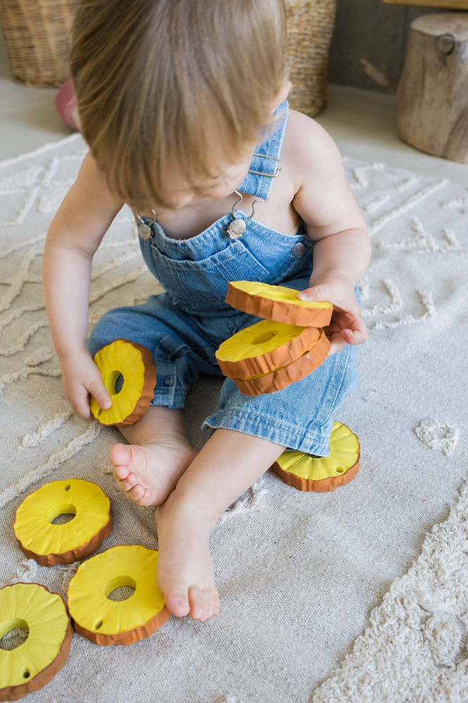 Прорезыватель «Ananas the Pineapple» | Oli&Carol | Фото 3