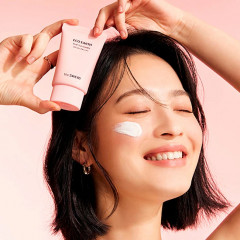 Крем для чувствительной кожи лица солнцезащитный SPF 50+ PA++++ - Фото 1