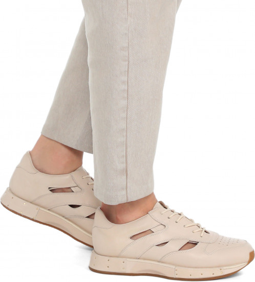 Кроссовки женские