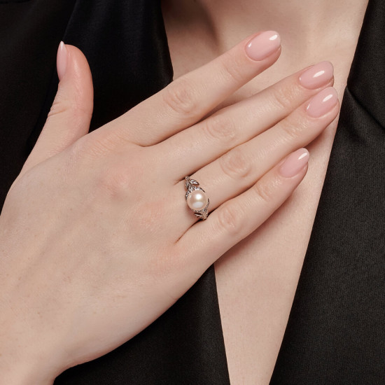 Кольцо из серебра с жемчугом и фианитами