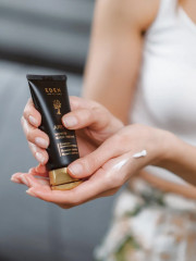 Крем-лифтинг для лица ночной антивозрастной с экстрактом черной икры и аминокислотами - Фото 6