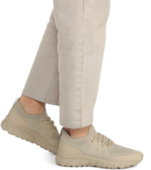 Кроссовки женские