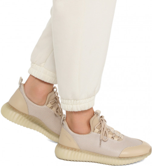 Кроссовки женские