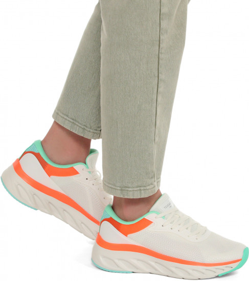 Кроссовки женские