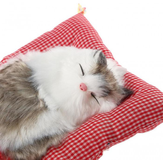 Игрушка на панель «Кошка на подушке»