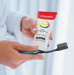 Щетка зубная для здоровья десен «Шелковые нити с древесным углем» - Фото 3