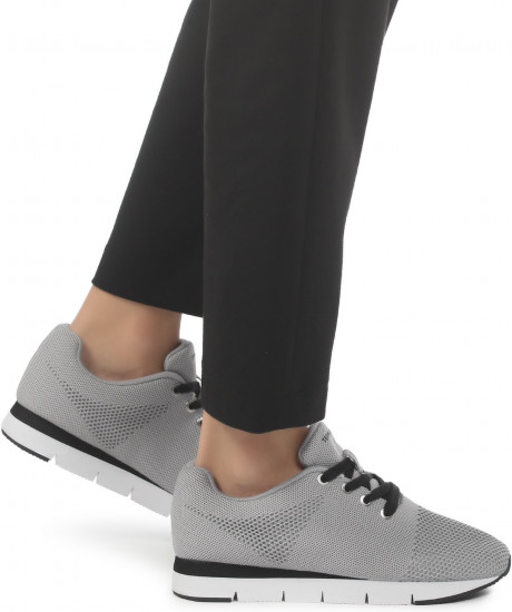 Кроссовки женские