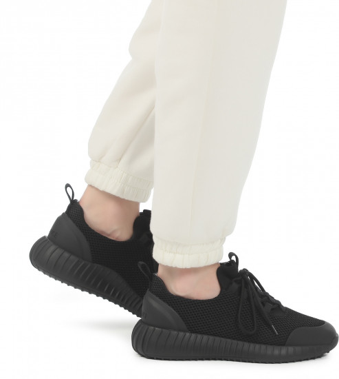 Кроссовки женские